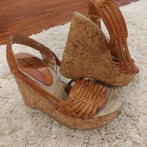 Cute summer wedges....size 5 but fits more like a size 4